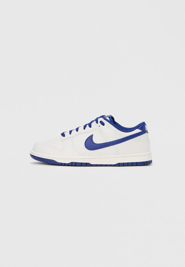 Nike Dunk Retro - Summit White / Deep Royal Blue