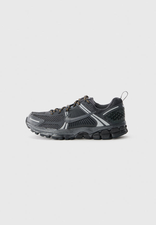 Nike Vomero 5 - Trainers