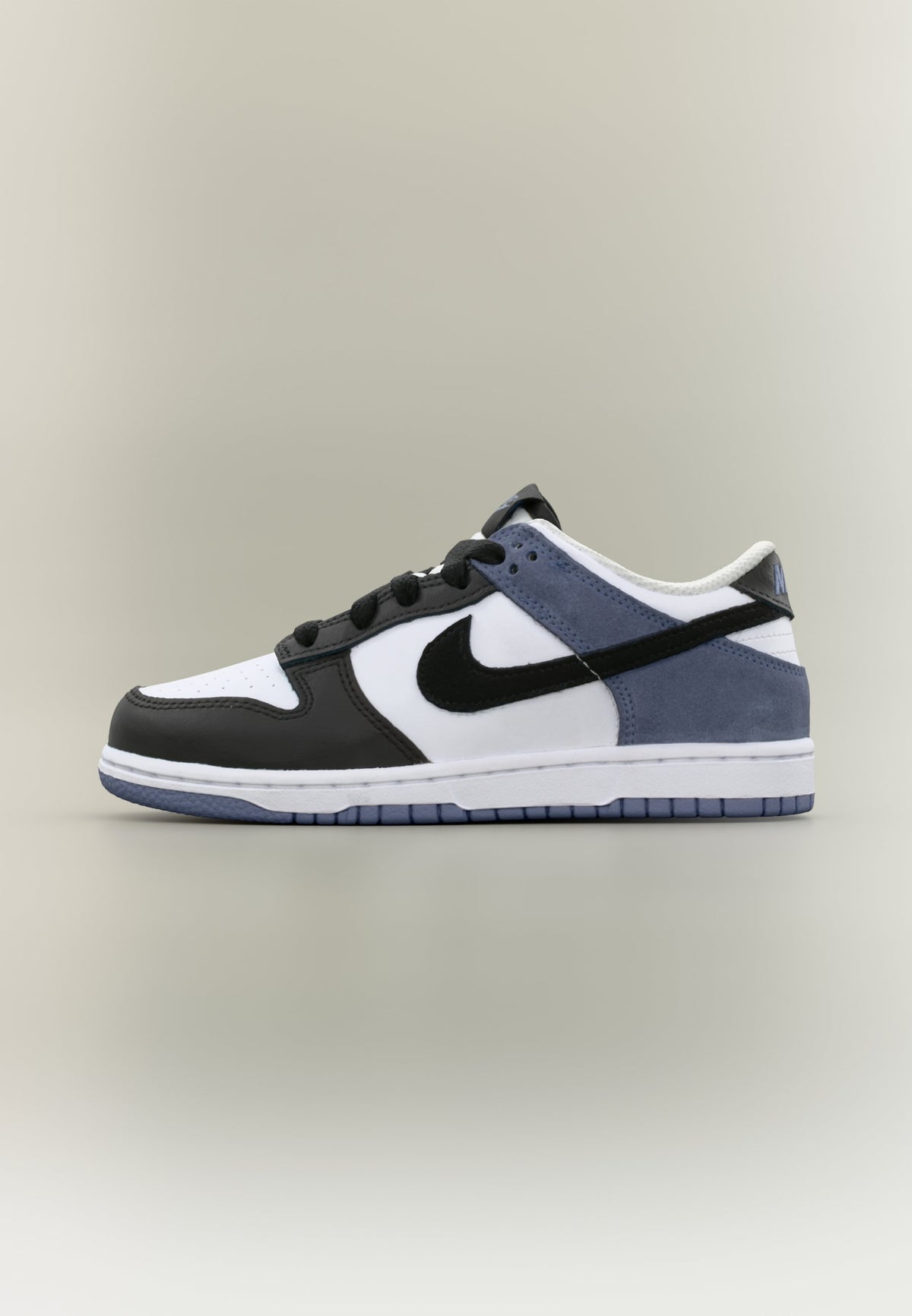 Nike Dunk - White / Black / World Indigo