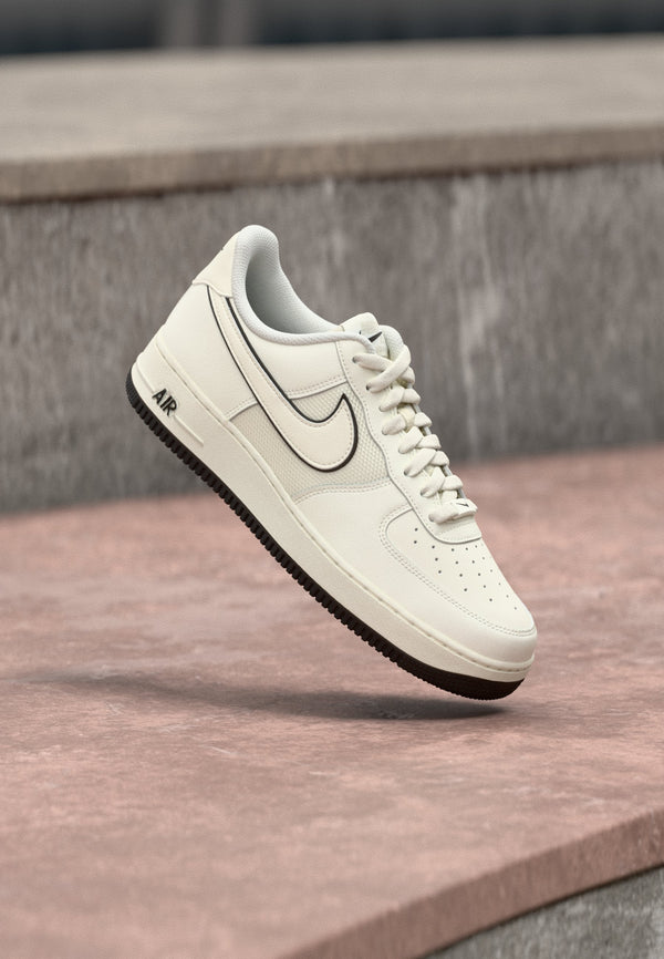 Nike Air Force 1 - Sail / Light Bone / Black