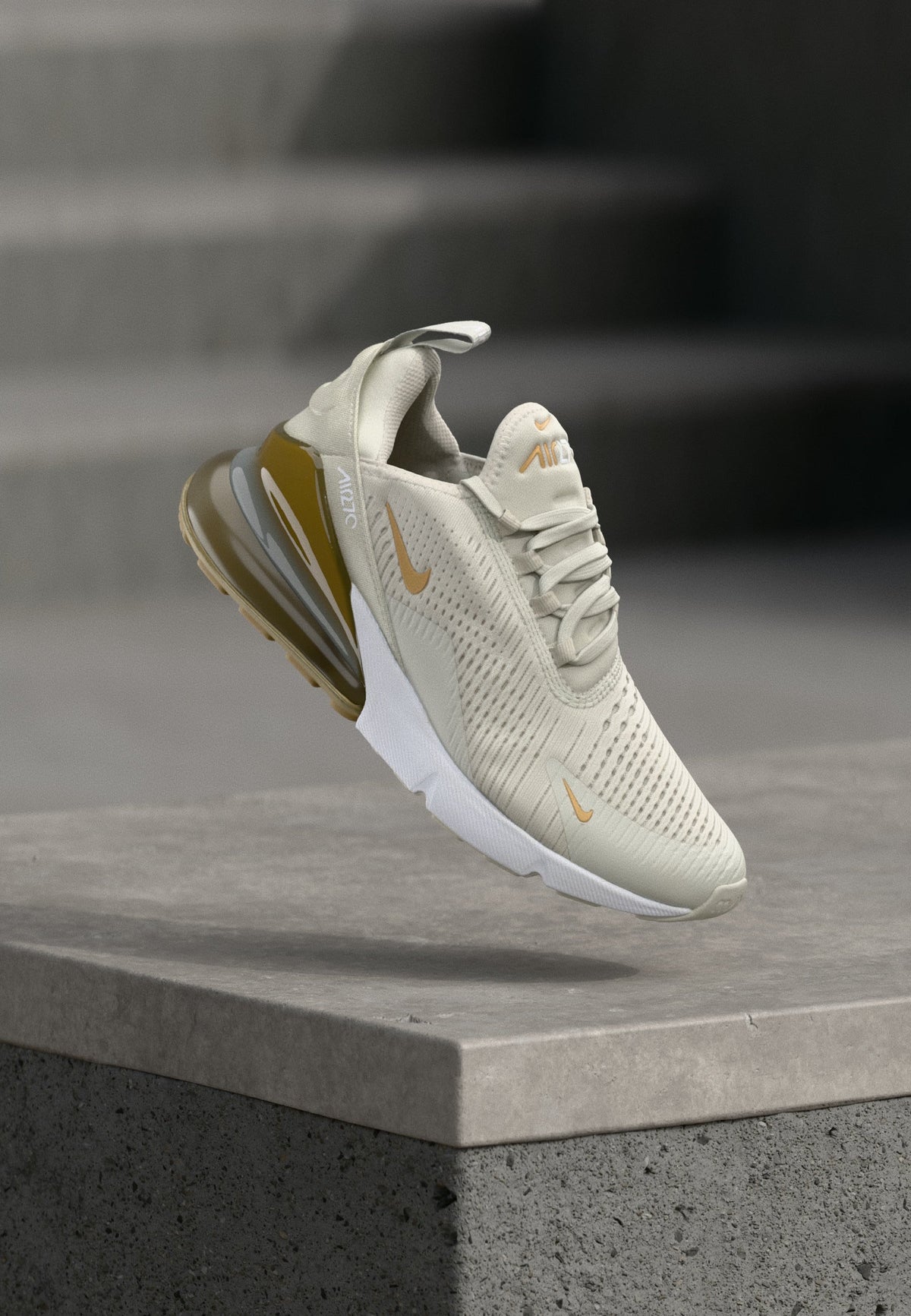 Nike Air Max 270 - Light Bone / Metallic Gold-coloured / White
