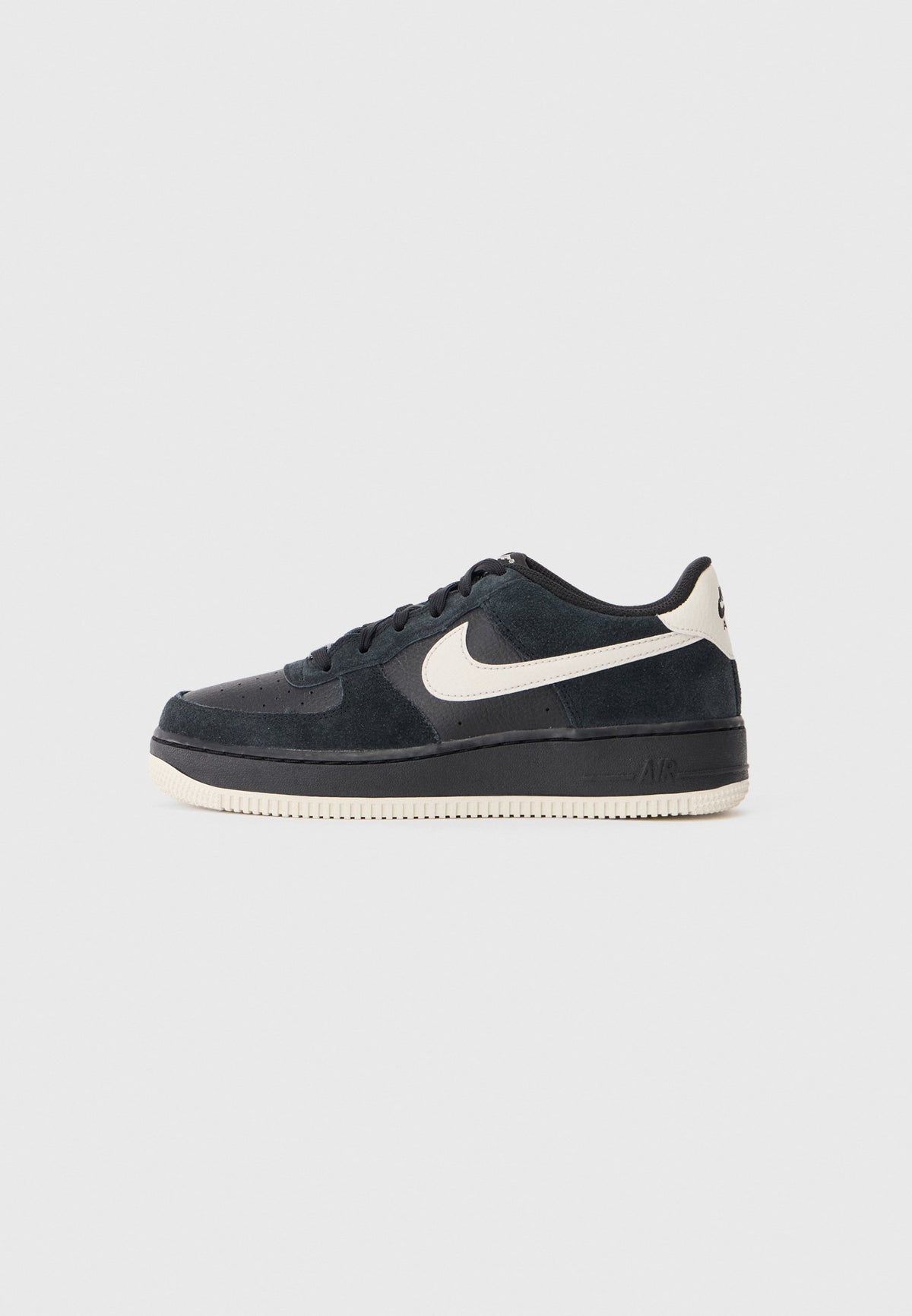 Nike Air Force 1 - Black / Bone