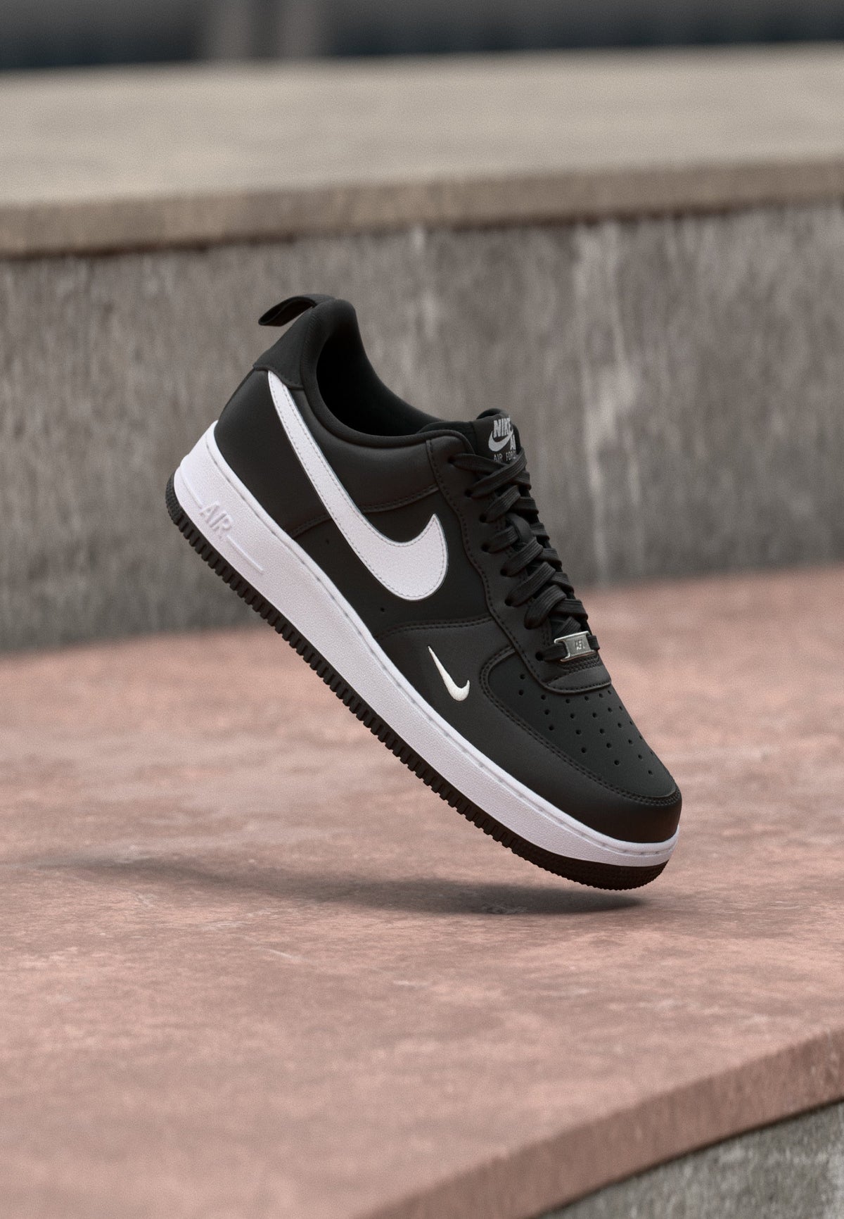 Nike Air Force 1 07 Ess+ - Black / White