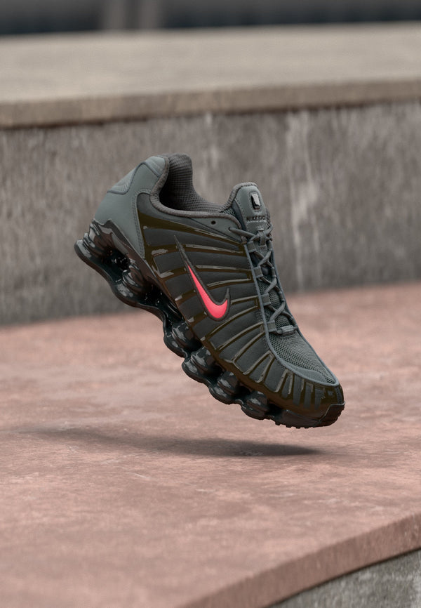 Nike Shox Tl SE Tech - Smoke Grey / Bright Crimson / Med Ash / Anthracite / Black