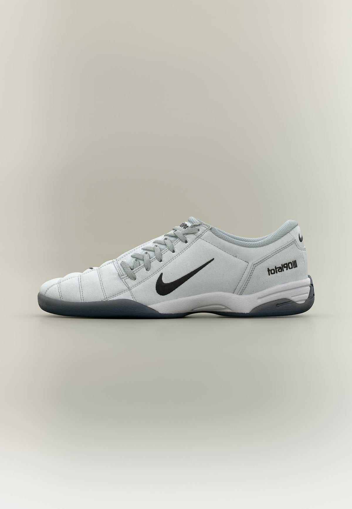 Nike Total 90 PRM - Light Smoke Grey / Black / University Red / Photon Dust / Smoke Grey