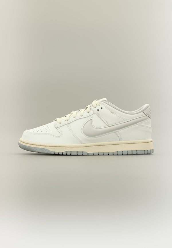 Nike Dunk LV8 - Sail / Light Bone / Coconut Milk / Light Silver-coloured