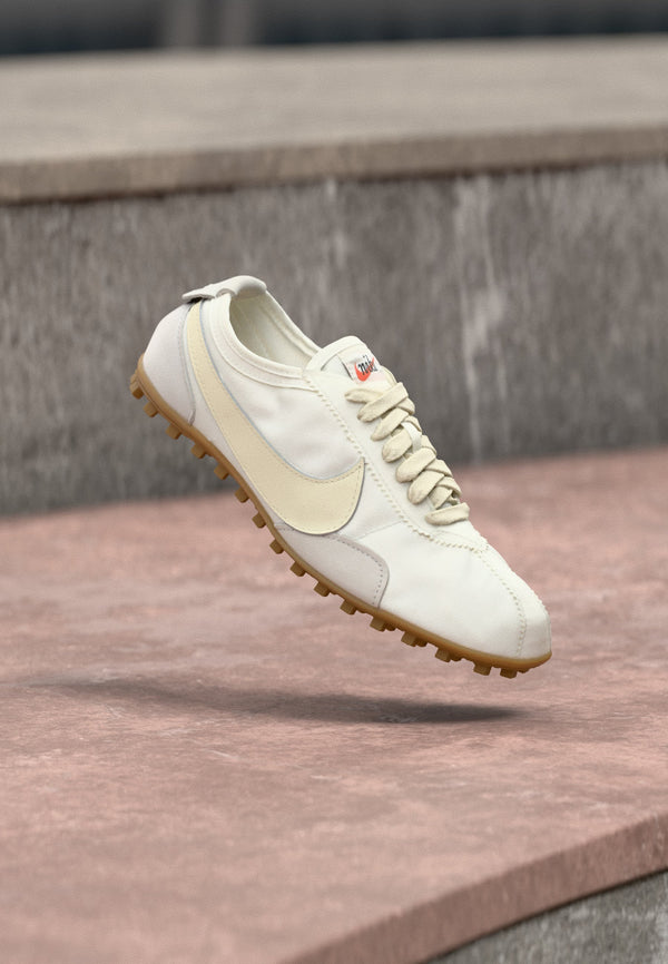 Nike Moon OG - Summit White / Soft Pearl / Light Brown