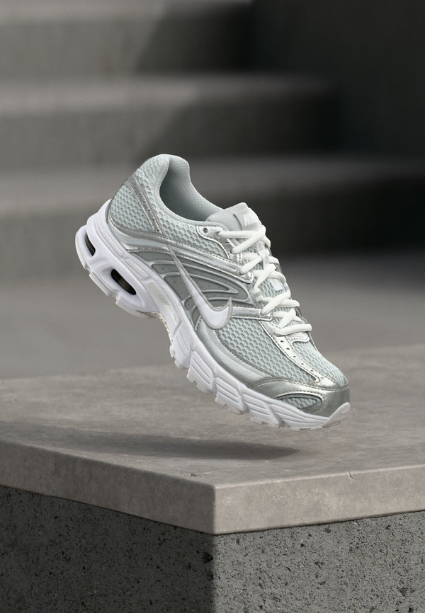 Nike Air Max Moto 2K - Grey Fog / White / Metallic Silver-coloured
