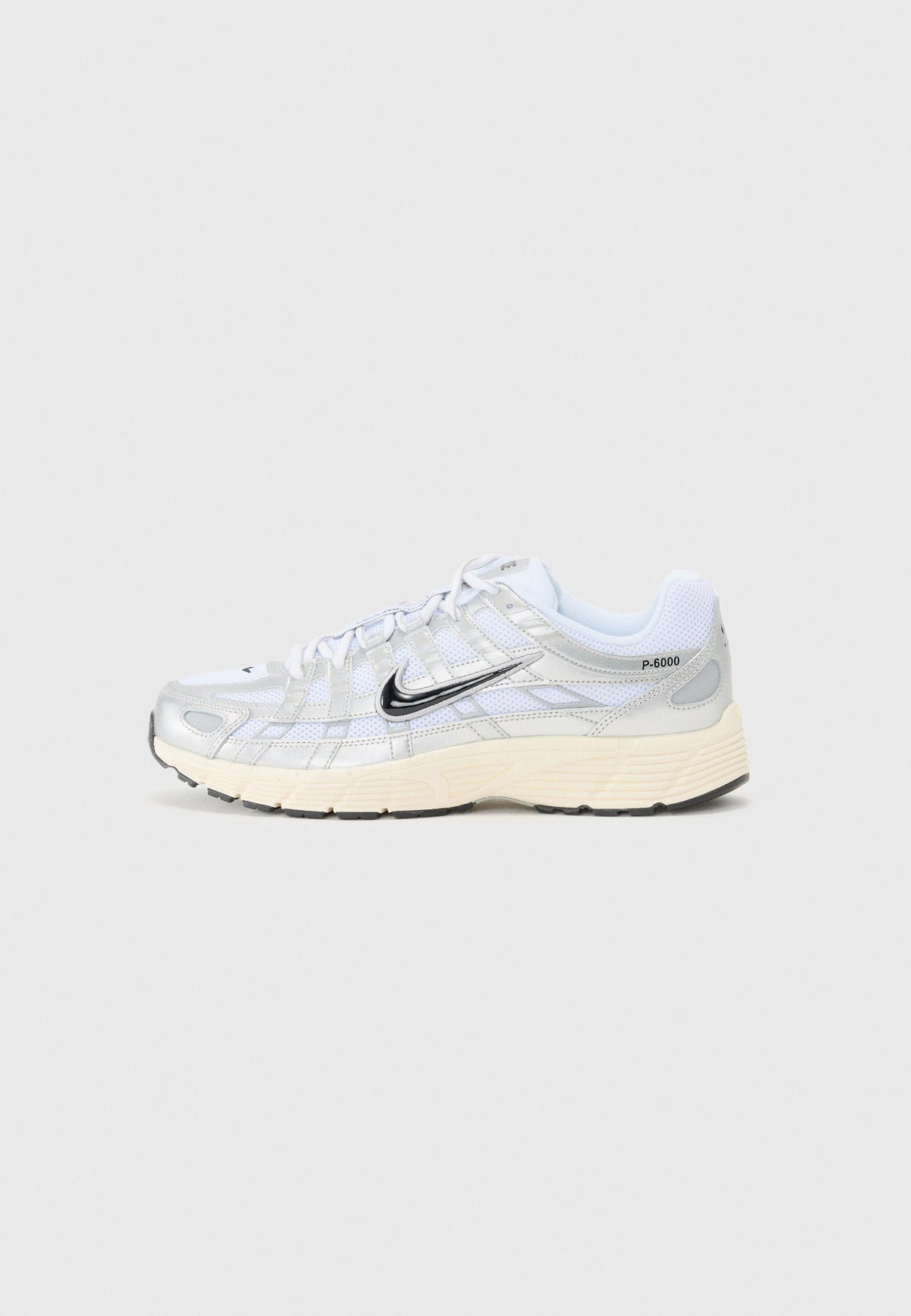 Nike P 6000 - Silver-coloured / Metallic Grey / Black