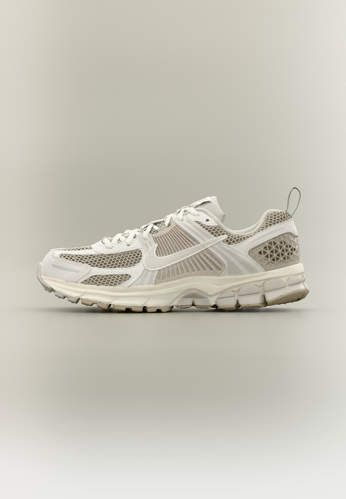 Nike Vomero 5 - Phantom / Light Bone / Cream / Sail / Black / White