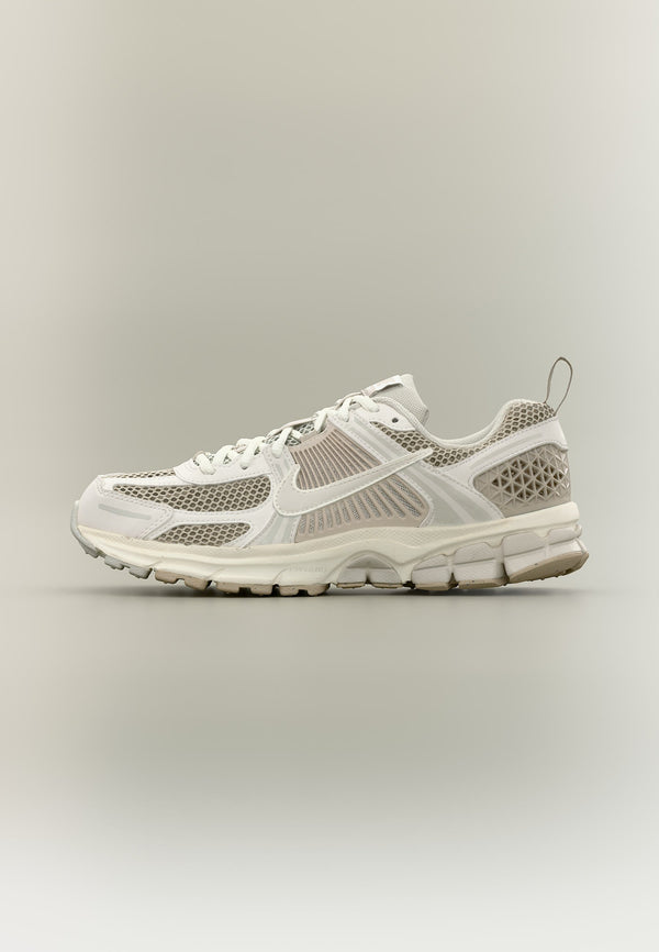 Nike Vomero 5 - Phantom / Light Bone / Cream / Sail / Black / White
