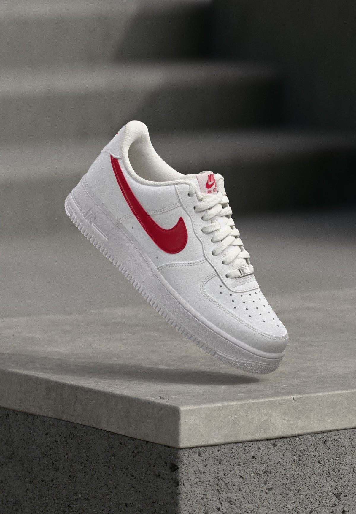 Nike Air Force 1 '07 Low Essential - White / Univ Red