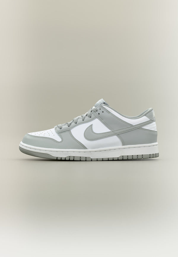 Nike Dunk - White / Light Smoke Grey
