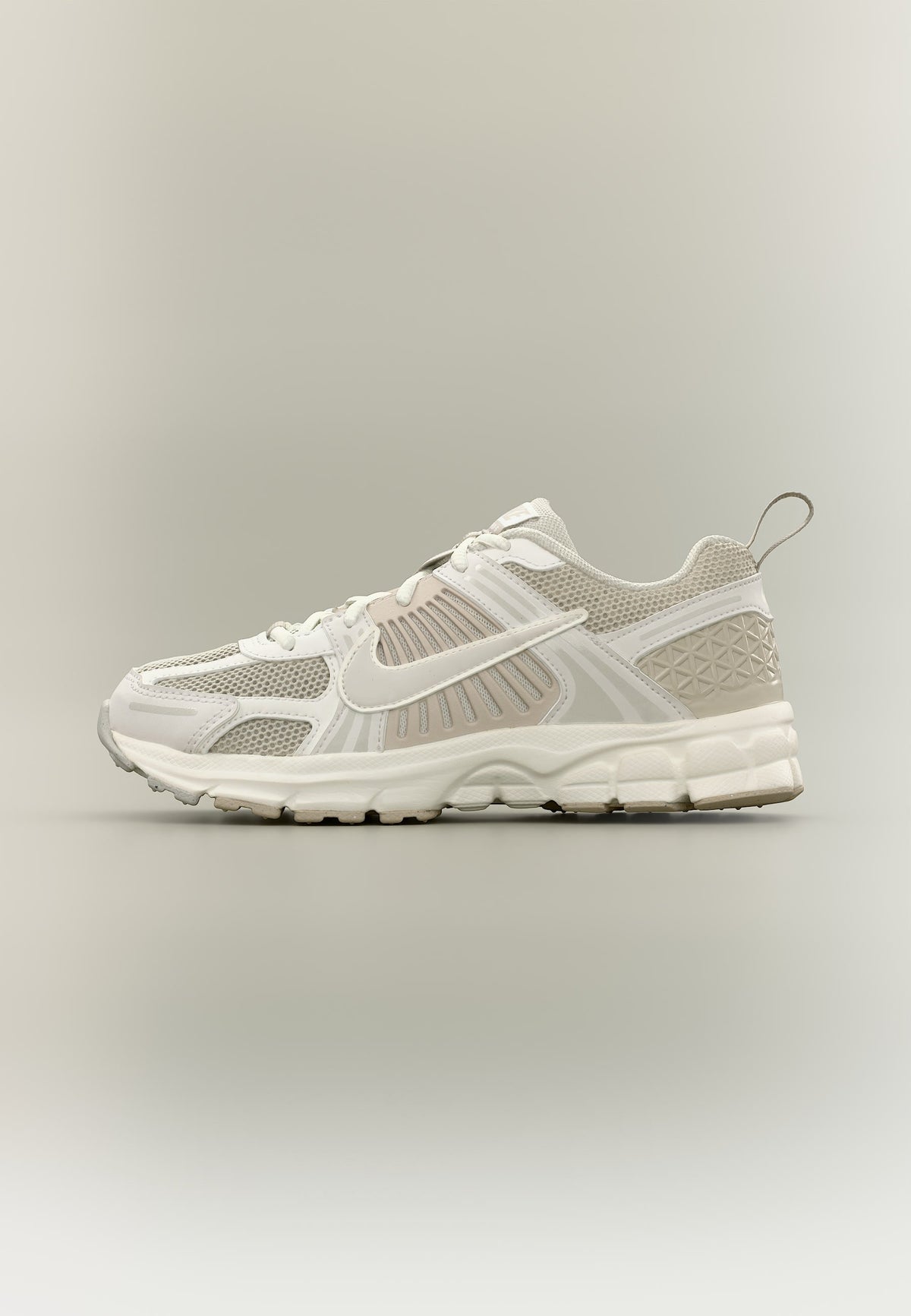 Nike Vomero 5 Lace - Phantom / Light Bone / Cream / Sail / Black / White