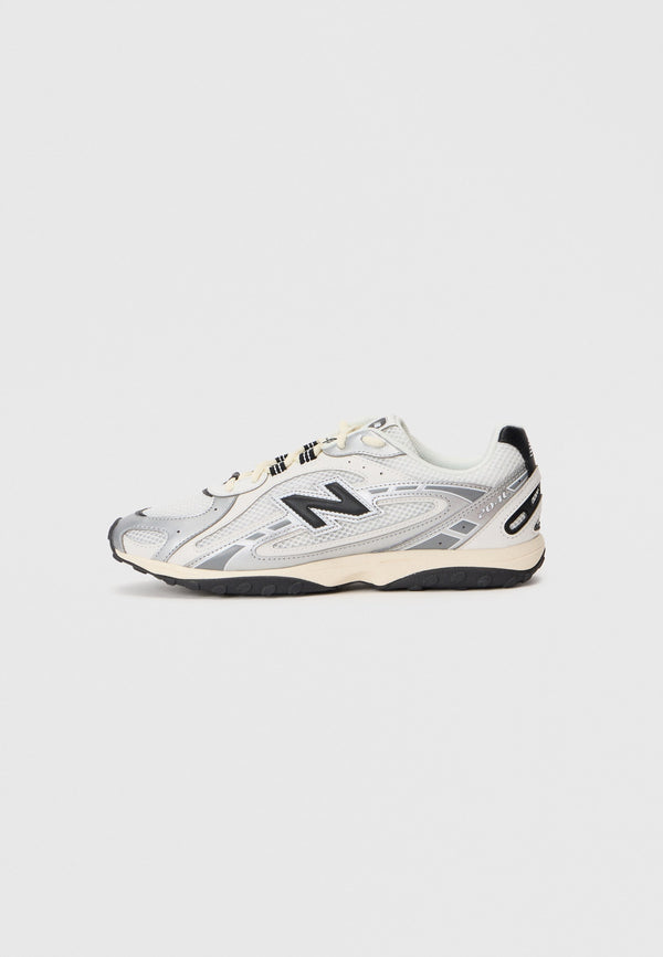 New Balance U204L - Metallic Silver-coloured / Black