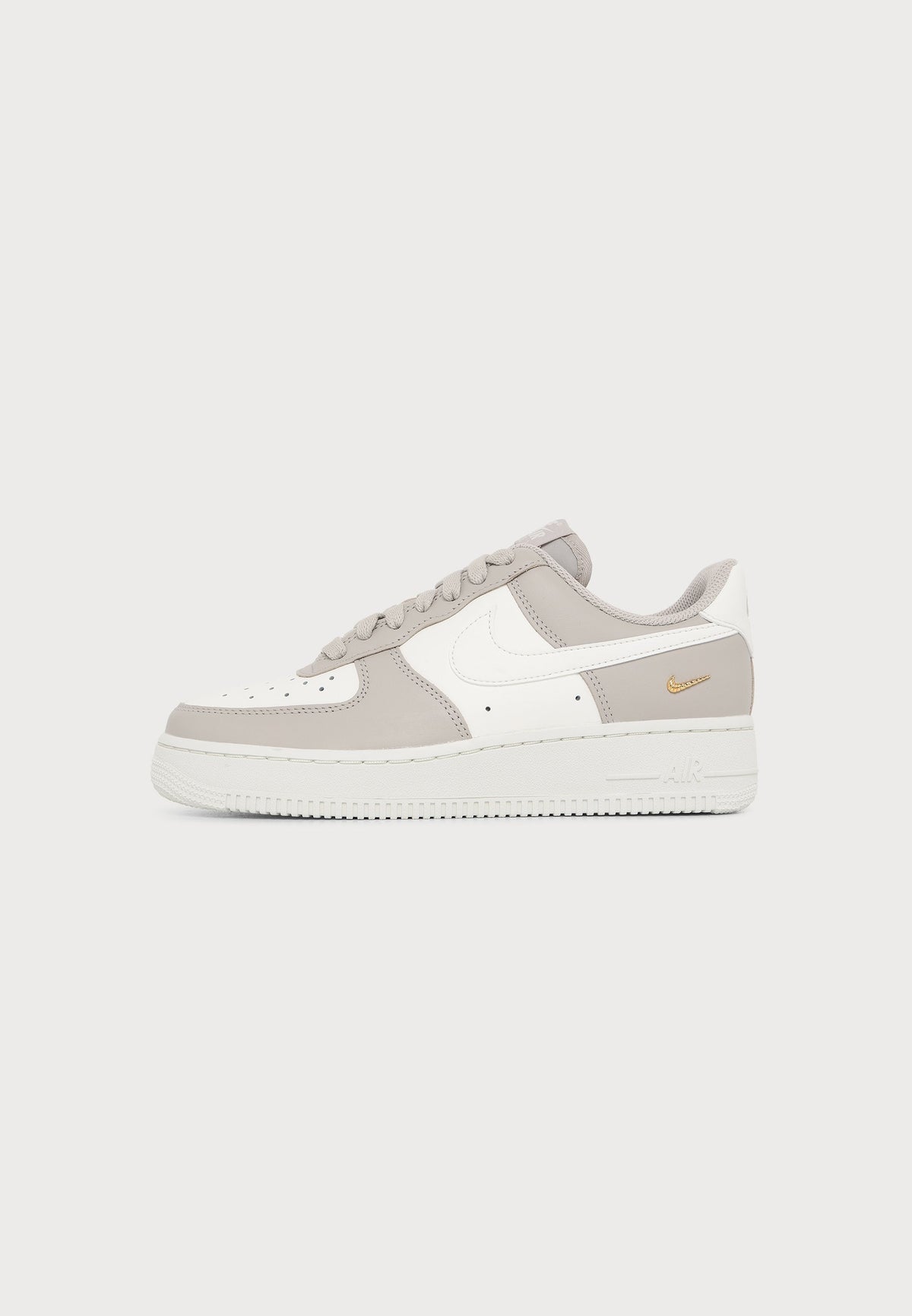 Nike Air Force Low - Cream / Sail / Metallic Gold
