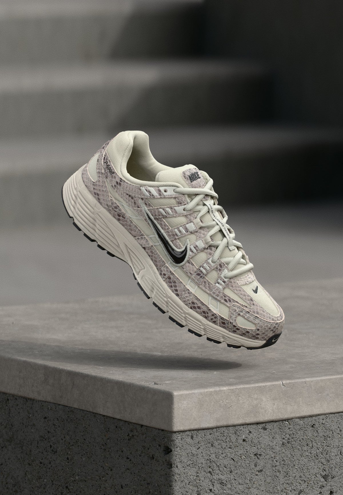 Nike P 6000 SE - Light Bone / Black