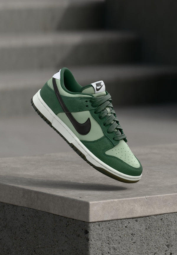 Nike Dunk Retro - Jade Horizon / Black / Fir