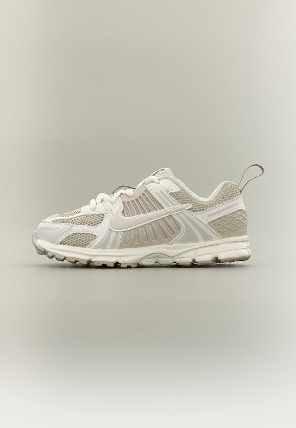 Nike Vomero 5 Lace - Phantom / Light Bone / Cream / Sail / Black / White