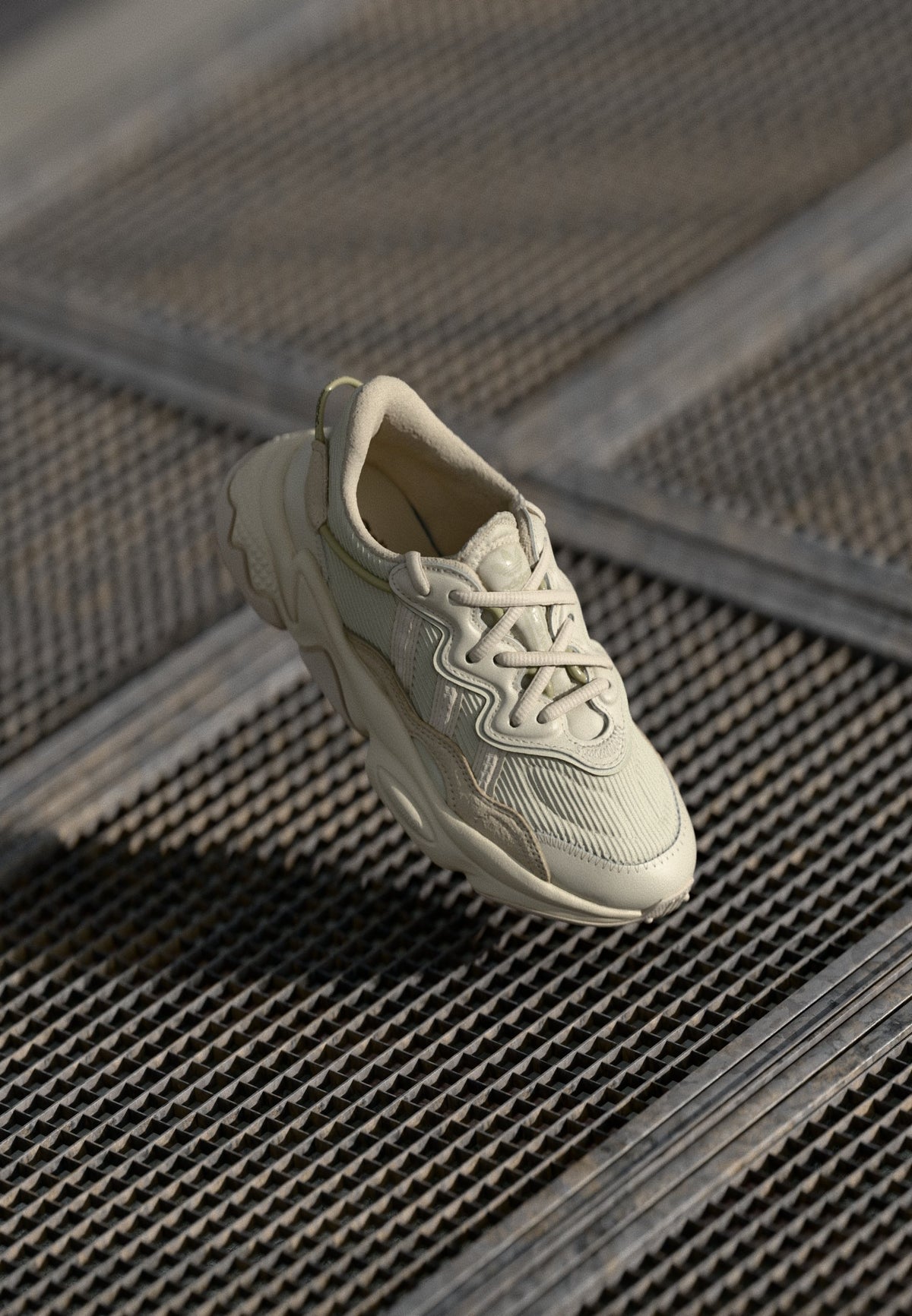 adidas Ozweego - Clear Brown