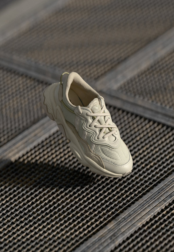 adidas Ozweego - Clear Brown