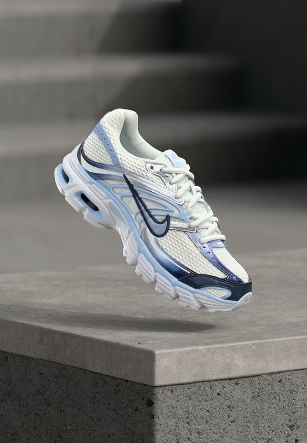 Nike Air Max Moto 2K SE - White / Hydrogen Blue / Metallic Silver-coloured / Midnight Navy