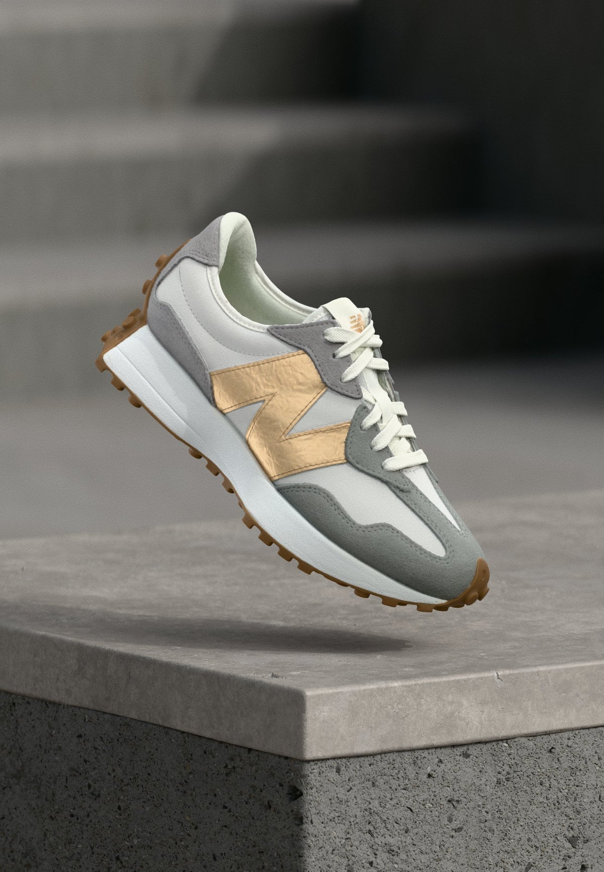New Balance W327 - Grey Matter / Gold-coloured Metallic