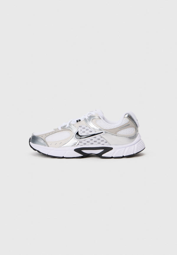 Nike V5 Rnr - White / Black / Vast Grey / College Grey