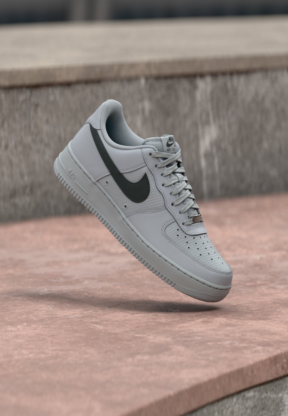 Nike Air Force 1 07 LV8 Tech - Wolf Grey / Dark Smoke Grey