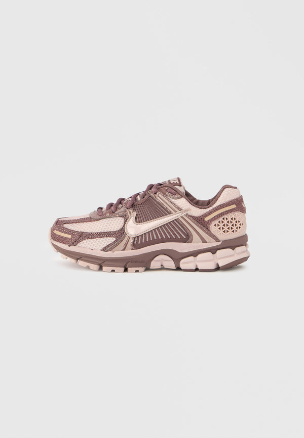 Nike Zoom Vomero 5 - Tattoo / Particle Rose / Violet / Silt Red / Black