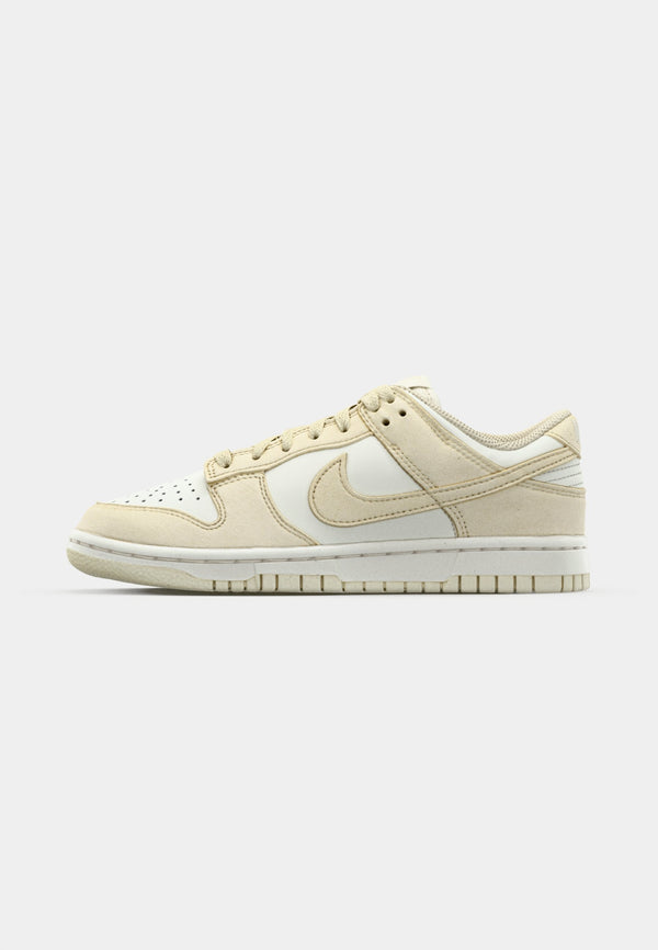 Nike Dunk Low - Trainers