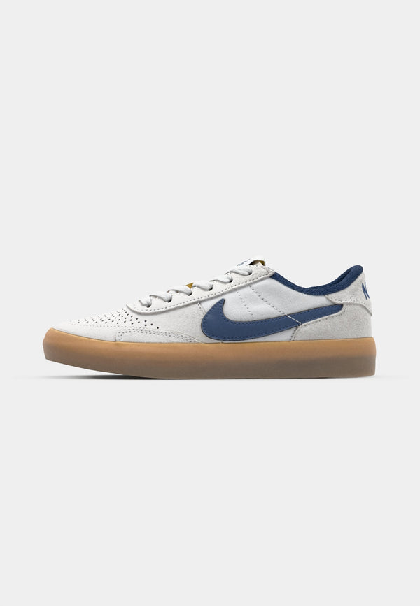 Nike SB Heritage - Summit White / Navy / White / Light Brown