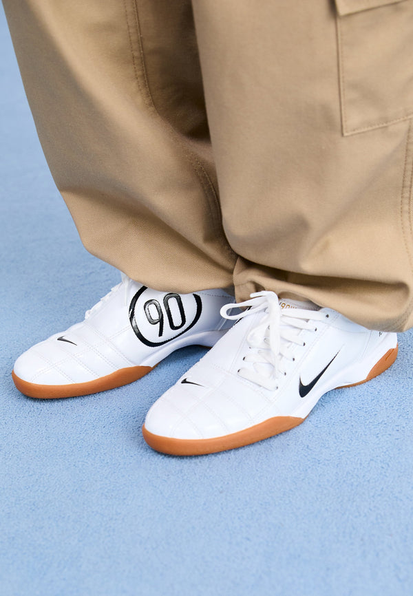 Nike T90 - White / Black / Gold-coloured / Gum Med Brown