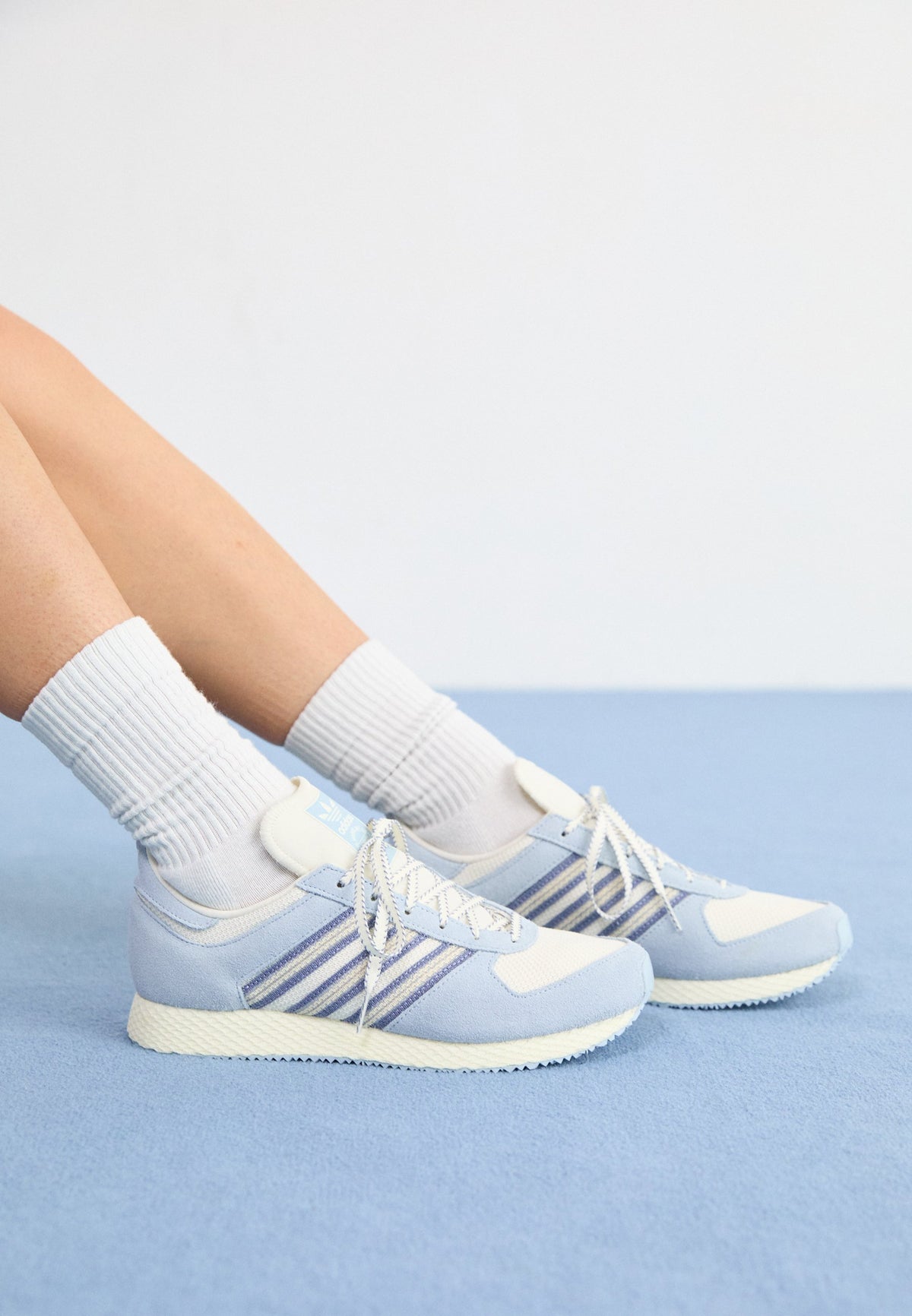 adidas Atlanta - Off White / Wonder Blue / Silver Violet