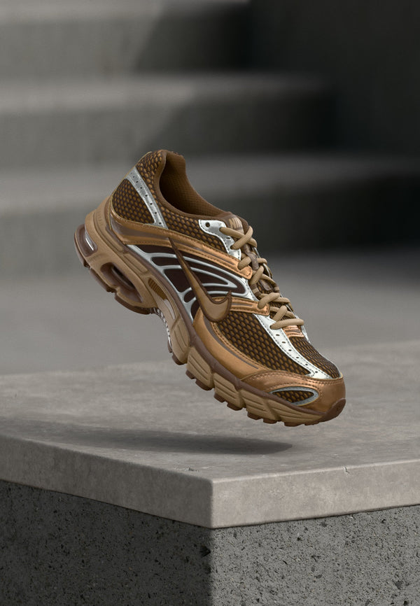 Nike Air Max Moto 2K - Light British Tan / Dark Driftwood / Cacao Wow / Metallic Silver-coloured