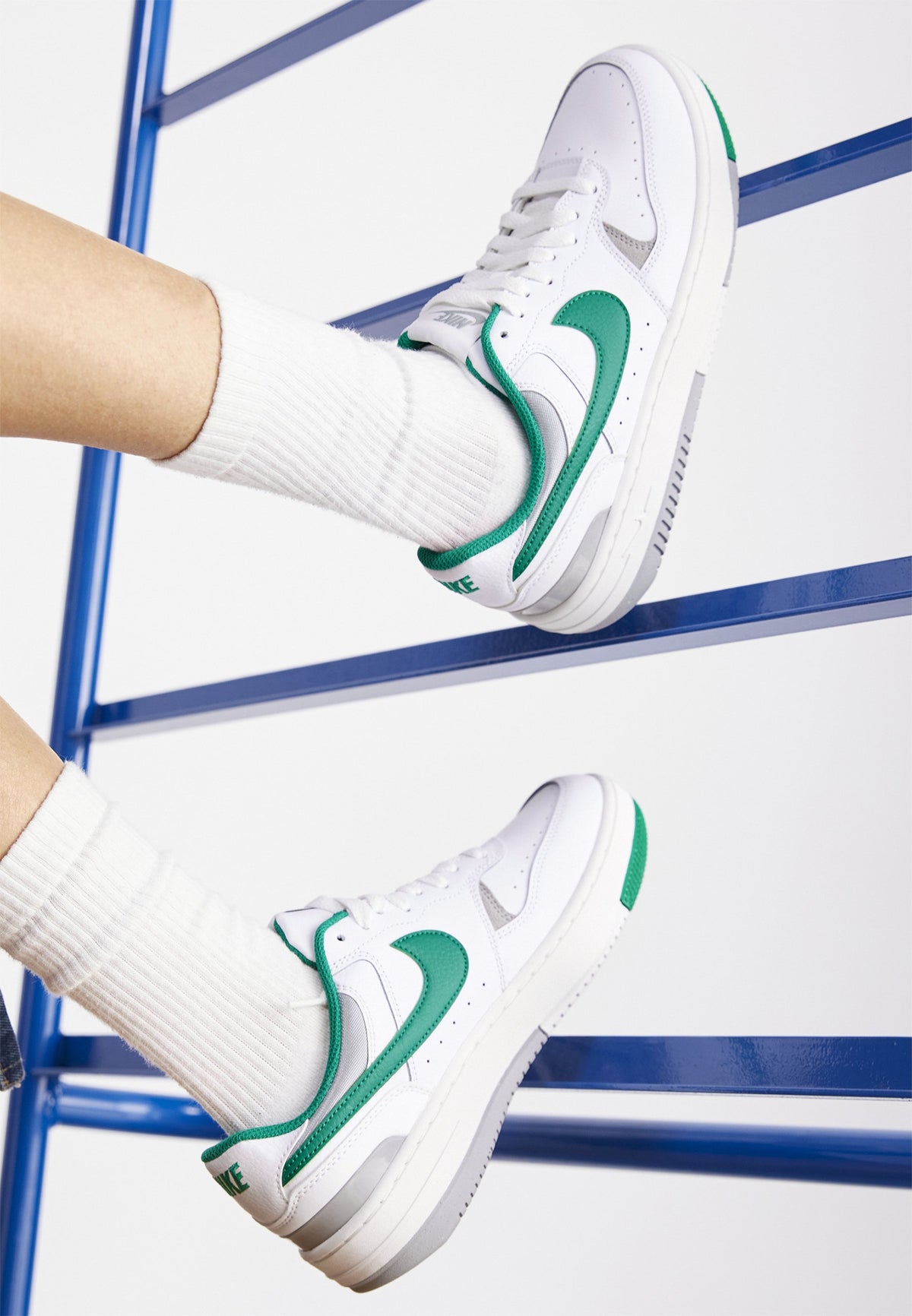 Nike Gamma Force - White / Malachite / Light Smoke Grey / Summit White