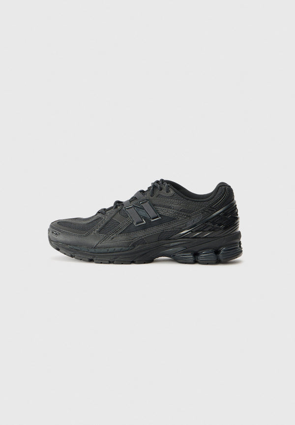 New Balance M1906 - Black