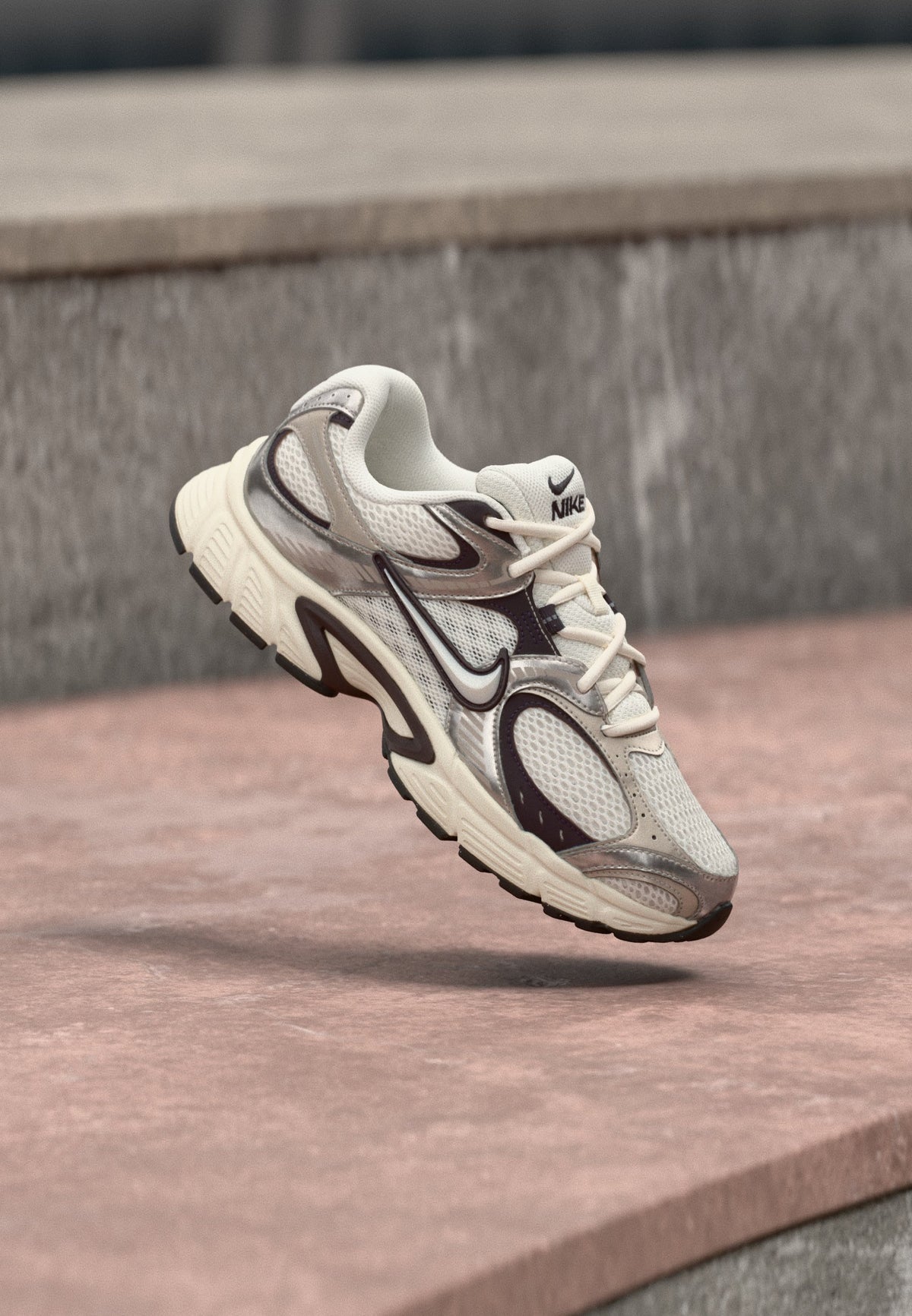 Nike V5 Rnr - Phantom / Moon Particle / Burgundy Ash / Black / Burgundy Ash