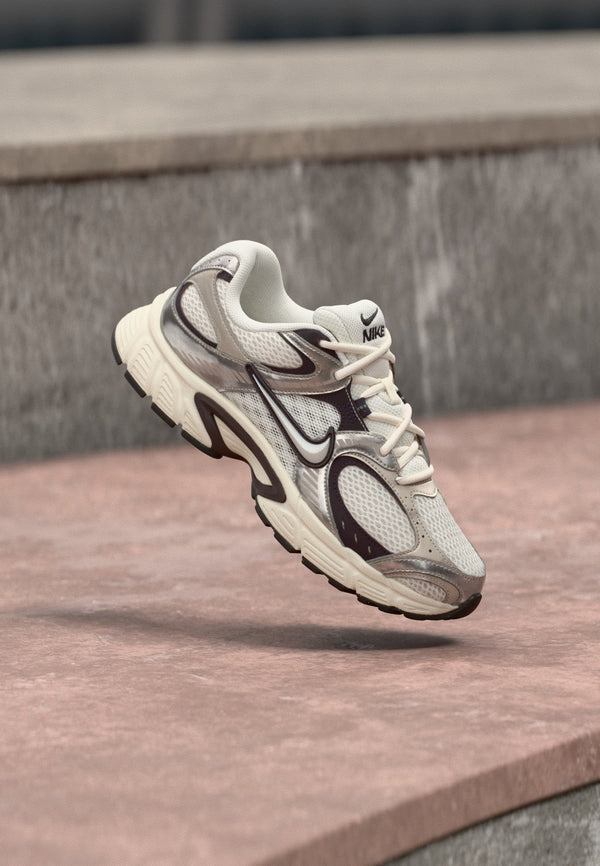Nike V5 Rnr - Phantom / Moon Particle / Burgundy Ash / Black / Burgundy Ash