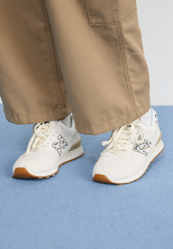 New Balance W574 - Sea Salt / Phantom