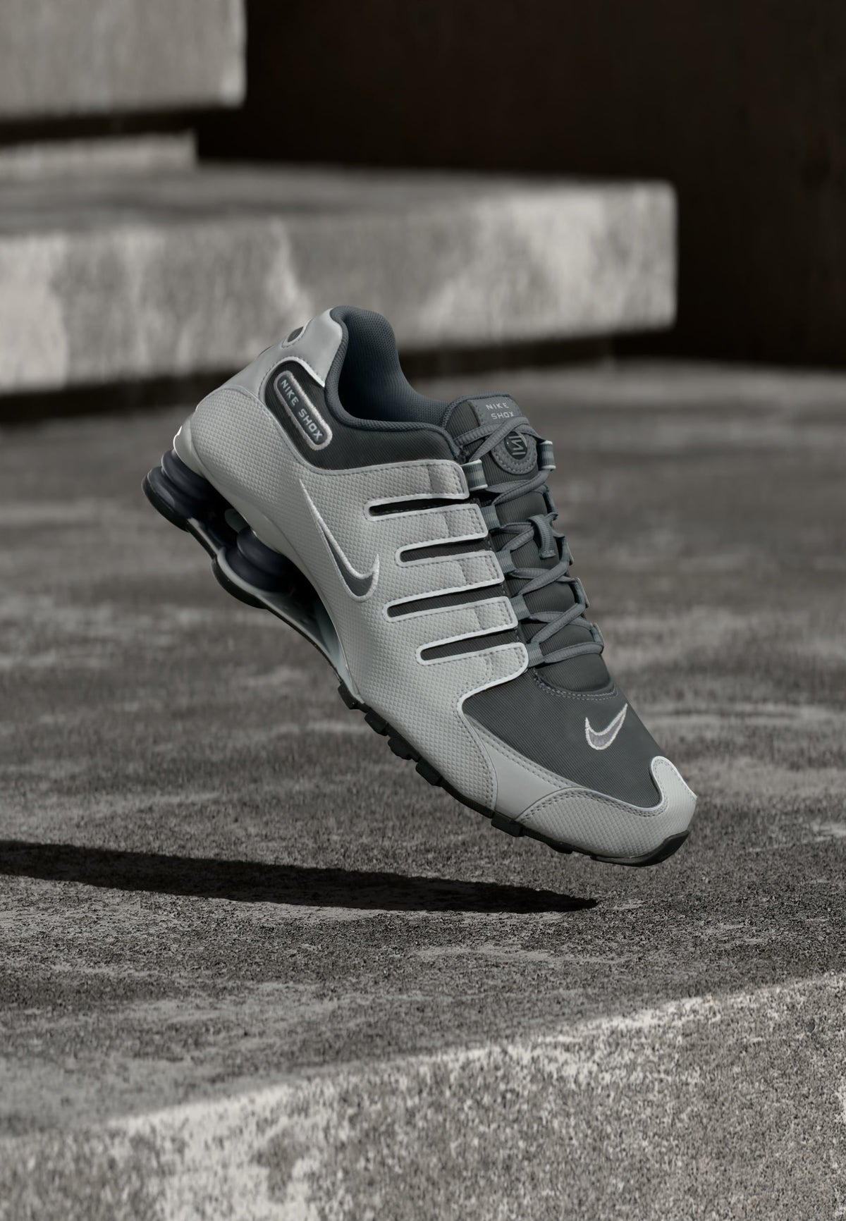 Nike Shox Nz SE Tech - Smoke Grey / Grey Fog / Off White / Dark Smoke Grey