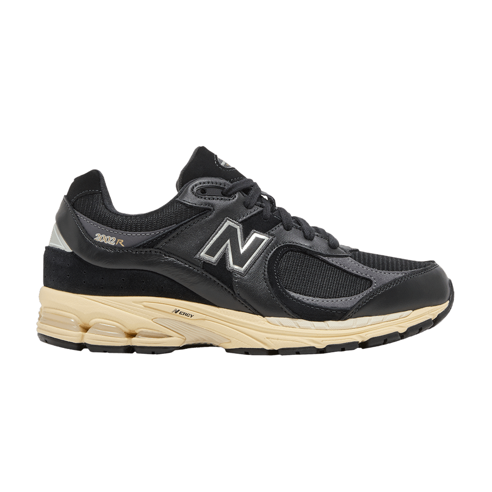 New Balance 2002R - Black Vintage