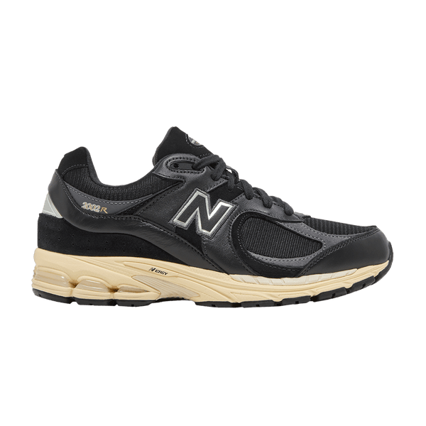 New Balance 2002R - Black Vintage