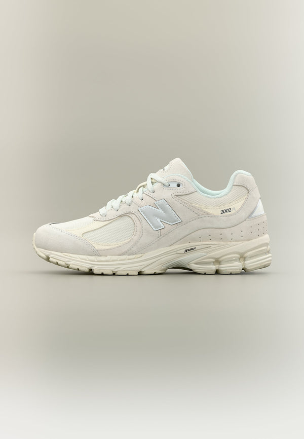 New Balance U2002 - Sea Salt / Silver-coloured Metallic