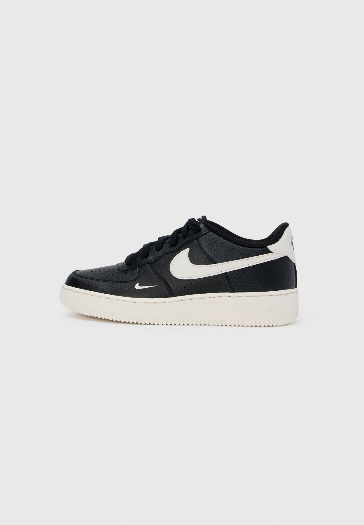 Nike Air Force 1 - Black / Phantom