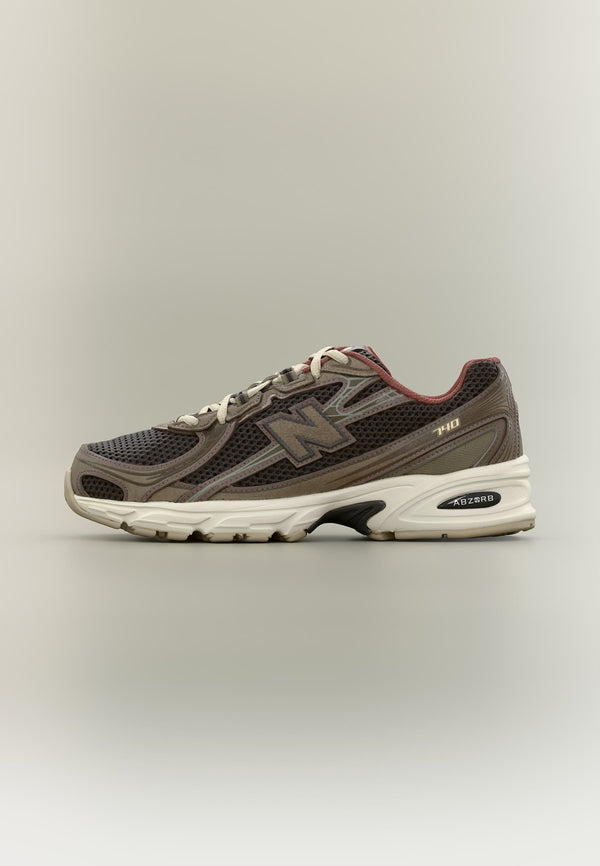 New Balance U740 - Brown