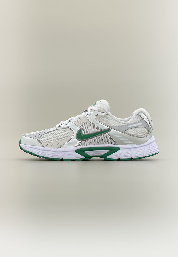 Nike V5 Rnr - White / Malachite / Vast Grey / Metallic Silver-coloured / Pencil Point