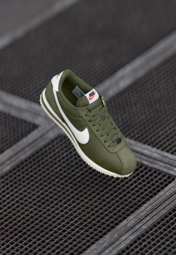 Nike Cortez - Med Olive / Sail
