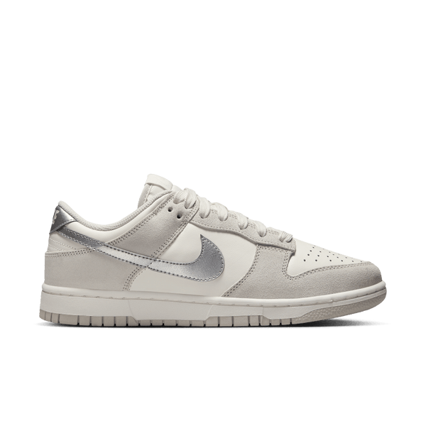 Nike Dunk Low - Silver Swoosh