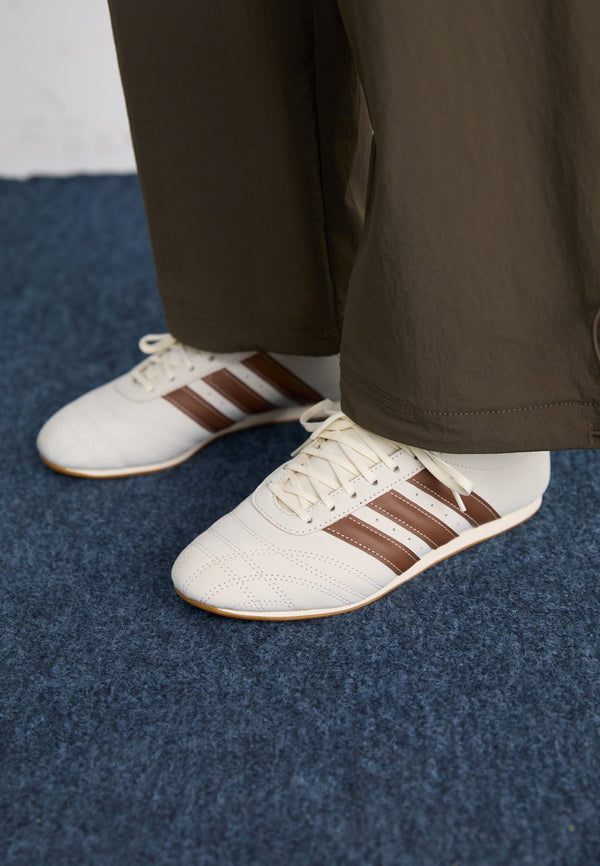 adidas Taekwondo - Off White / Preloved Brown / Gum